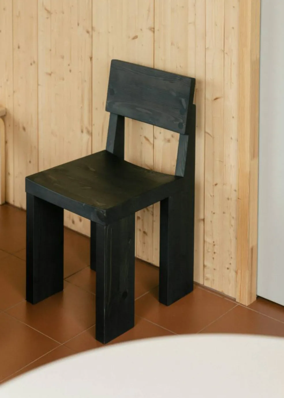 001 Matstol, Svart