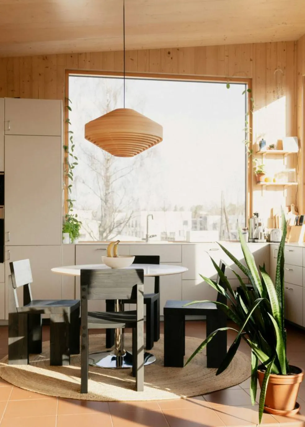 001 Matstol, Svart