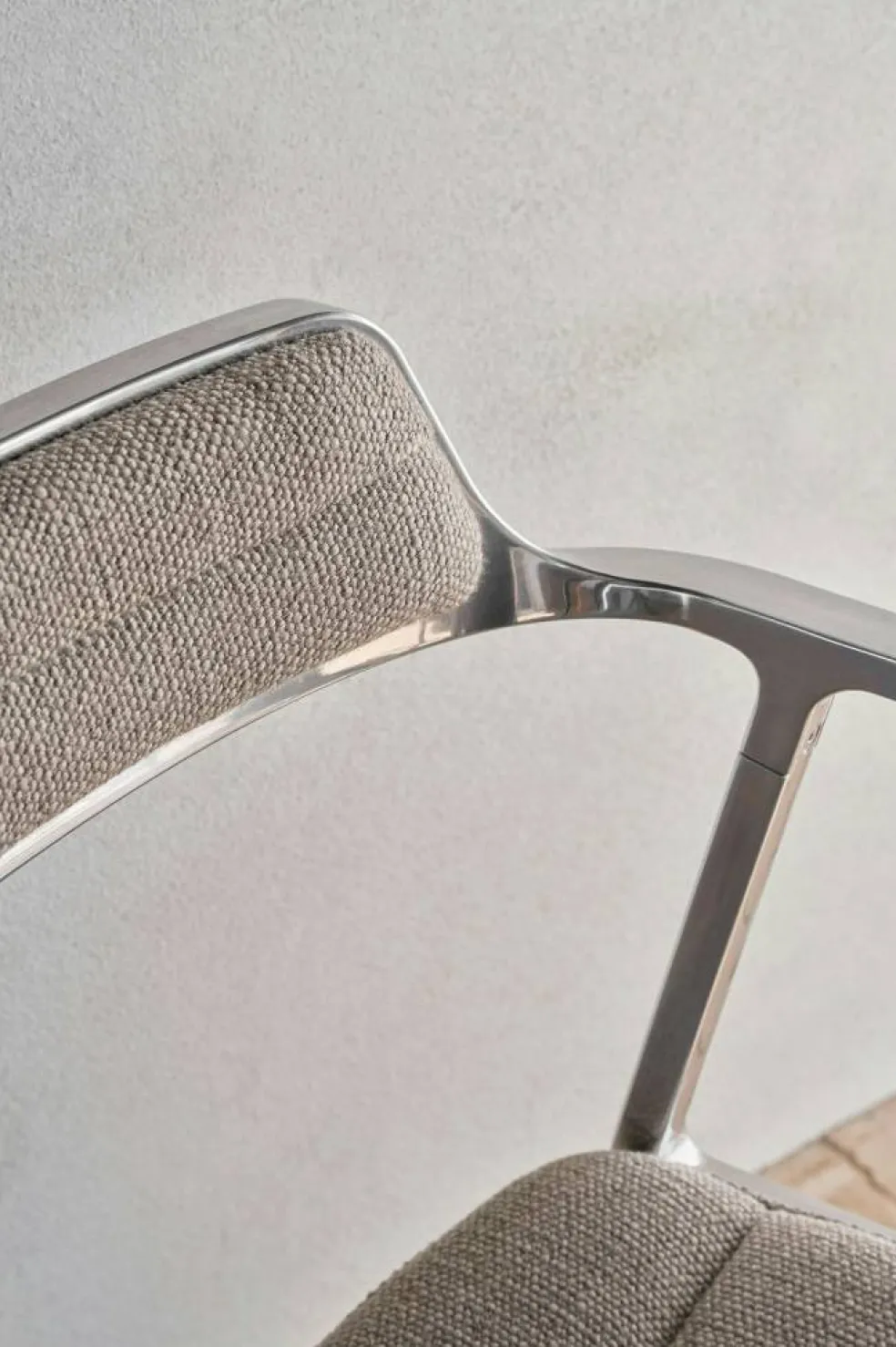 452 Snurrstol Med Fötter, Mörk Sand / Polerad Aluminium