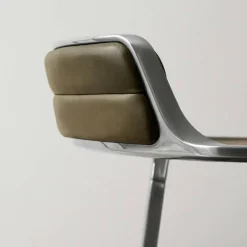452 Snurrstol Med Fötter, Polerat Aluminium / Grönt Läder