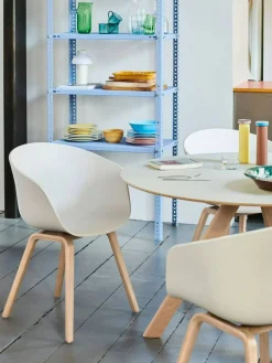 ACC 22 2.0 Karmstol, Lackerad Ek / Vit
