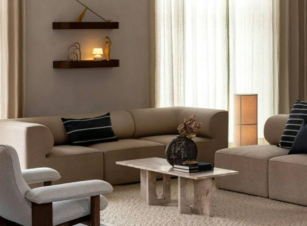 Androgyne Soffbord, Kunis Breccia