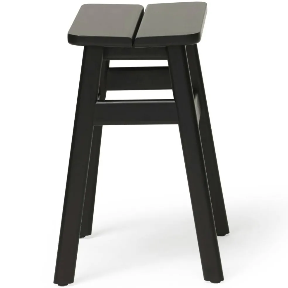 Angle Pall, Svart Ek