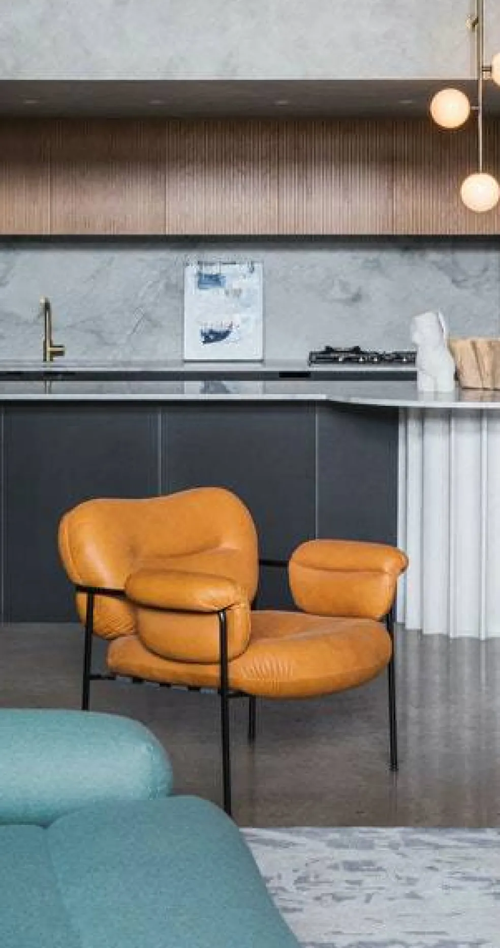 Bollo Loungestol, Svarta Ben / Skinn Vintage Cognac