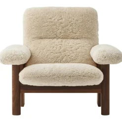 Brasilia Fåtölj, Mörkbetsad Ek / Sheepskin Nature