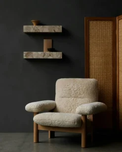 Brasilia Fåtölj, Naturlig Ek / Sheepskin Nature