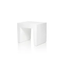Concrete Pall, Vit