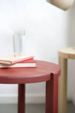 D108 Ragnesminde Soffbord, Carmine Red