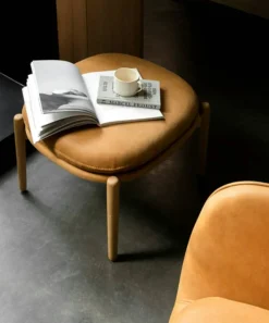 Embrace Fåtölj Med Fotpall L, Vintage Cognac