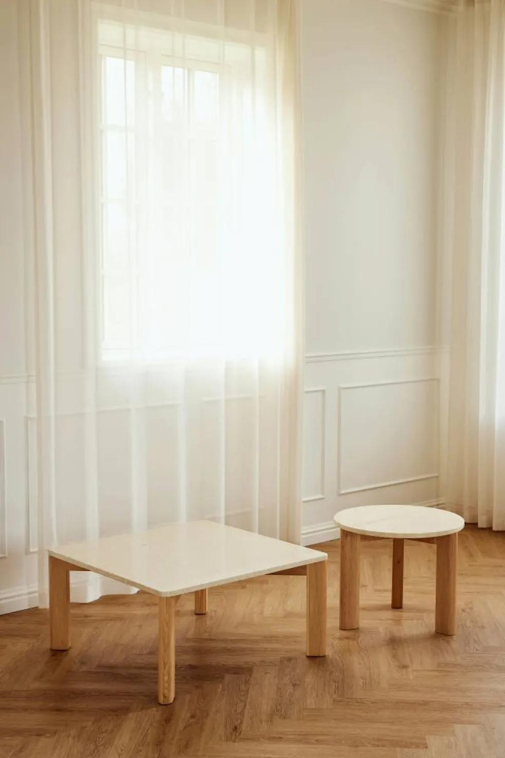 Evoke Soffbord Marmor Creme, 80x80 cm