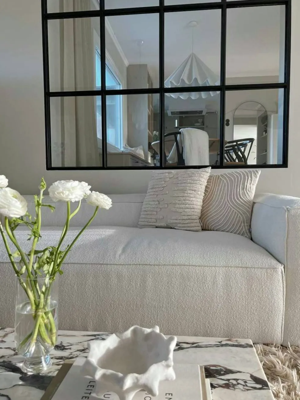 Grand 2-Sitssoffa Bouclétyg, Steam White