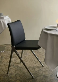 Kape IF7 Matstol, Svart / Svart Läder