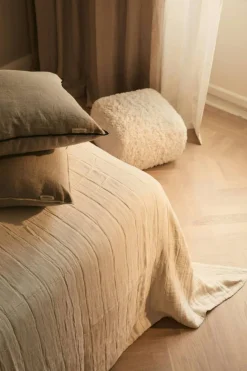 Le Petite Sittpuff, Arctic White