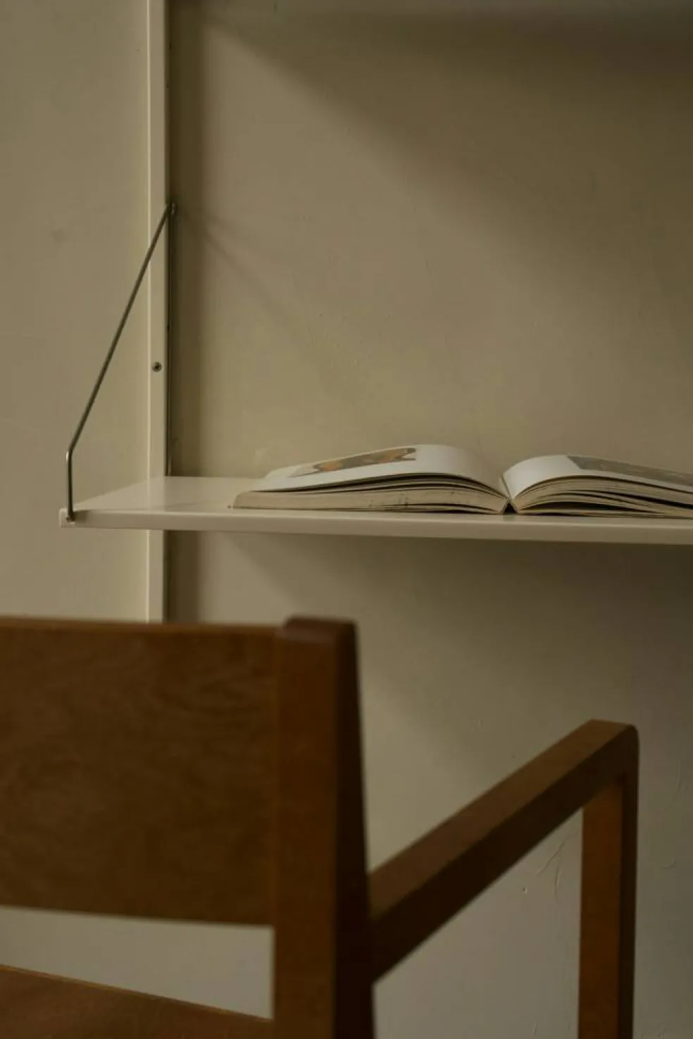 Library Hylla Med Skrivbord 80x185 cm, Varmvit