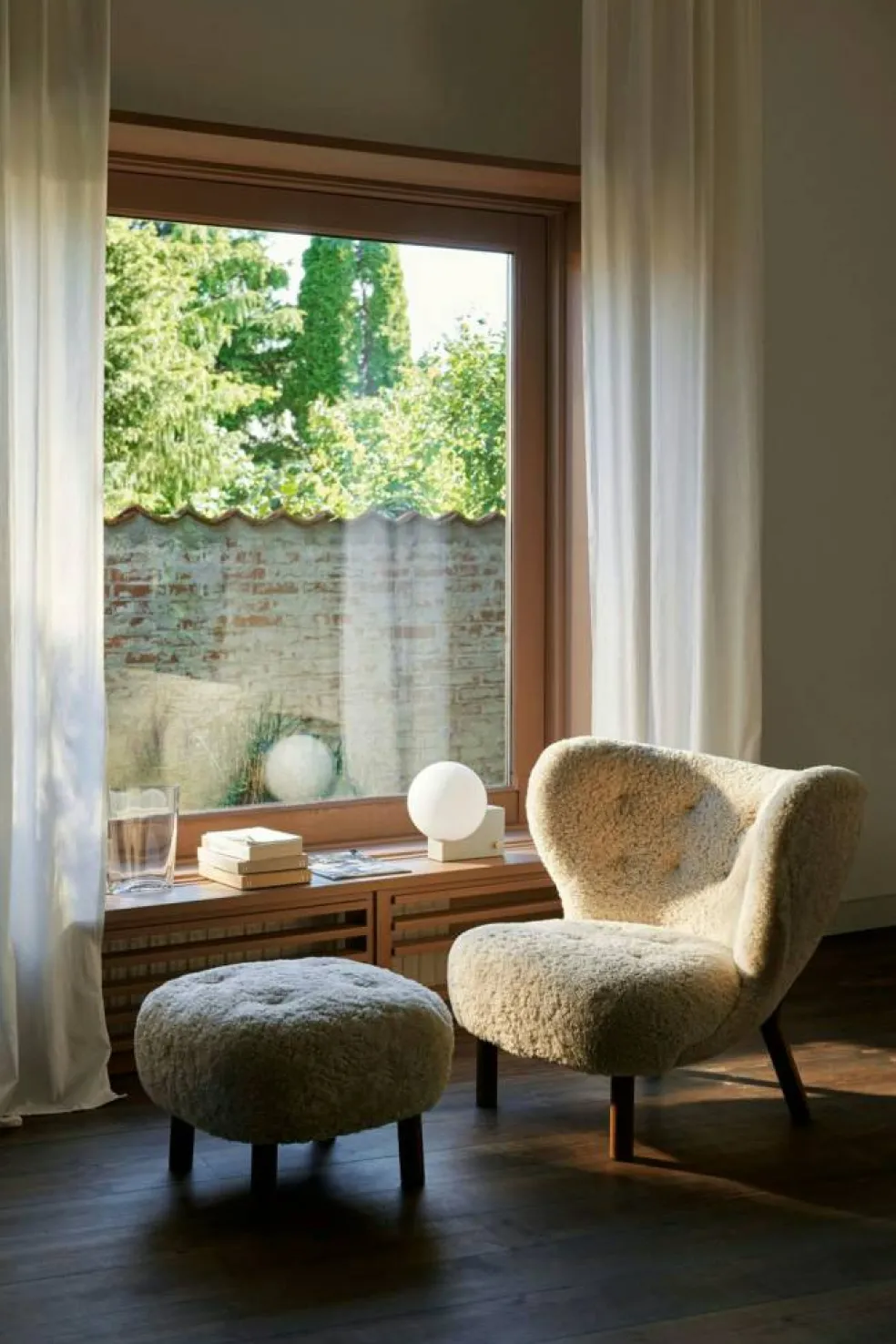 Little Petra VB1 Loungestol Set, Fårskinn Moonlight / Valnöt
