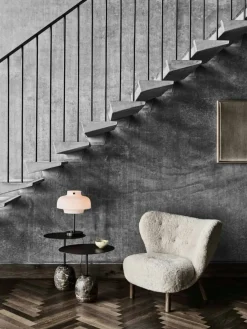 Little Petra VB1 Loungestol, Fårskinn Moonlight / Valnöt