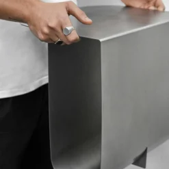 Mass Bord, Stål