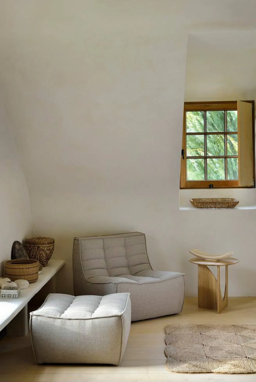 N701 Fotpall, Beige