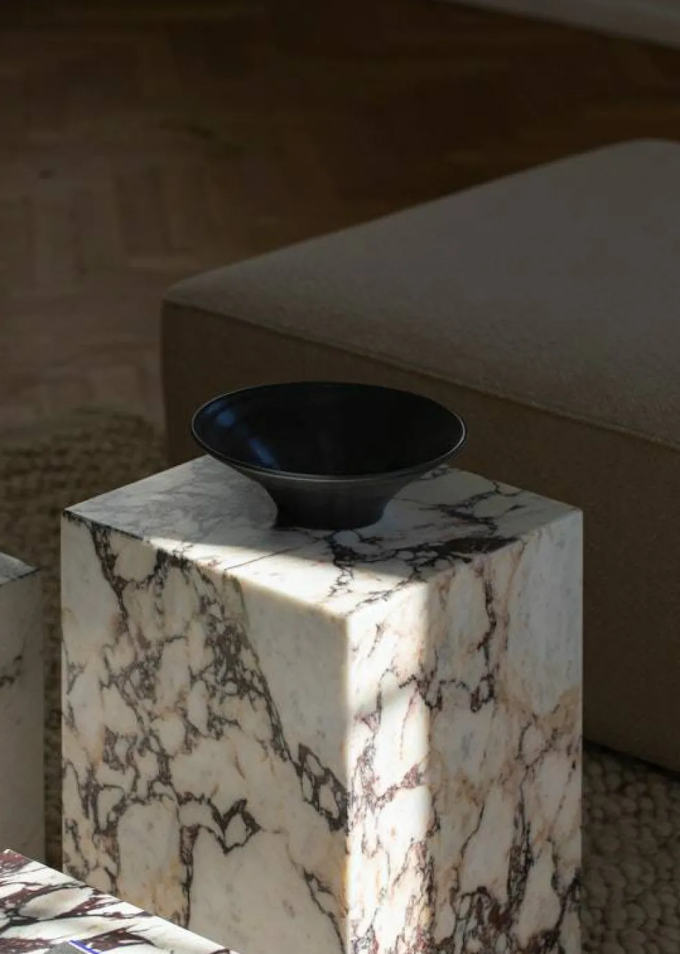 Plinth Tall Sidobord 51x30 cm, Calacatta Viola Marmor