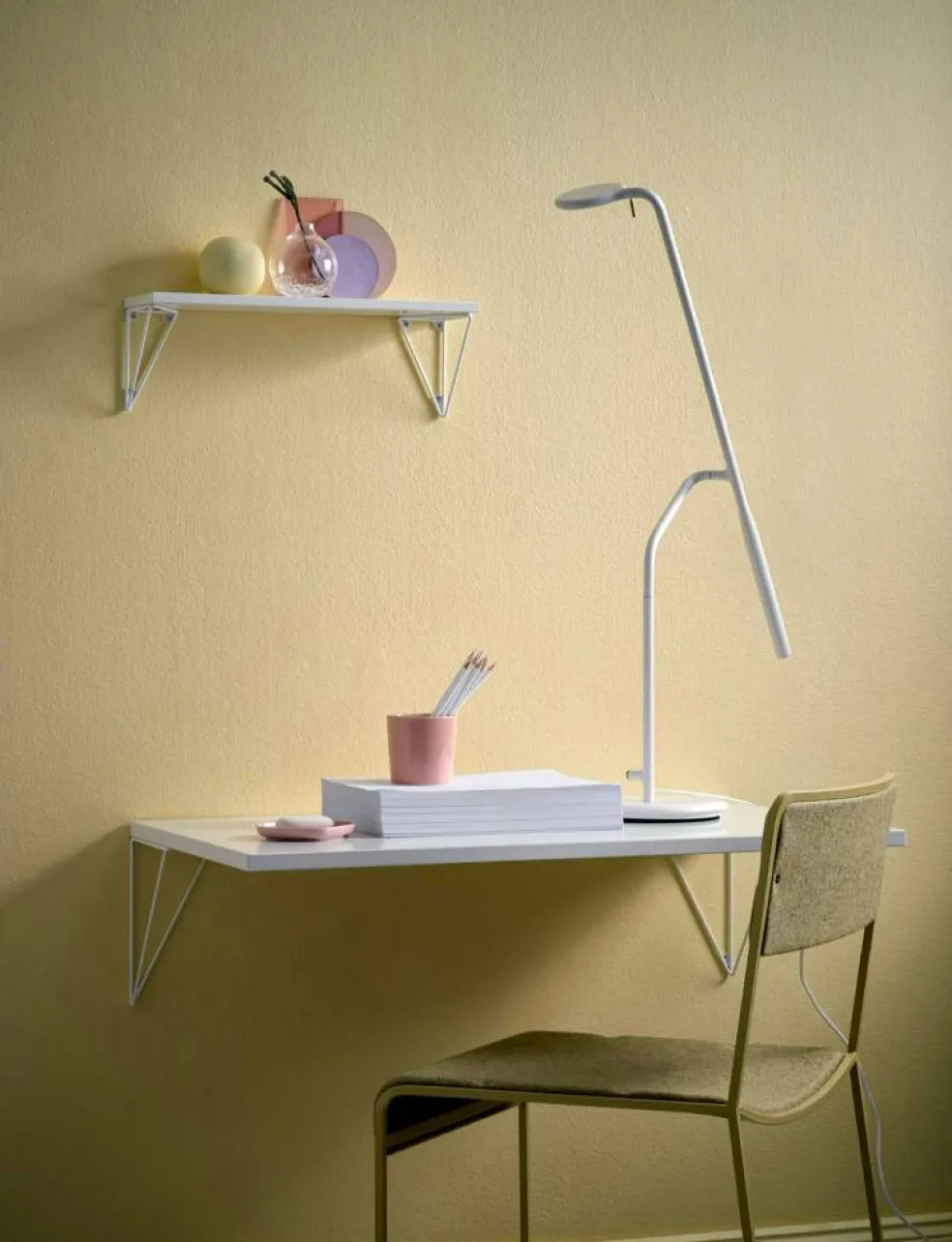 Pythagoras Skrivbord, Vit