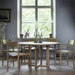Siza Karmstol, Vitpigmenterad Ek