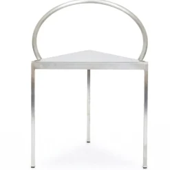 Triangolo Stol, Stål