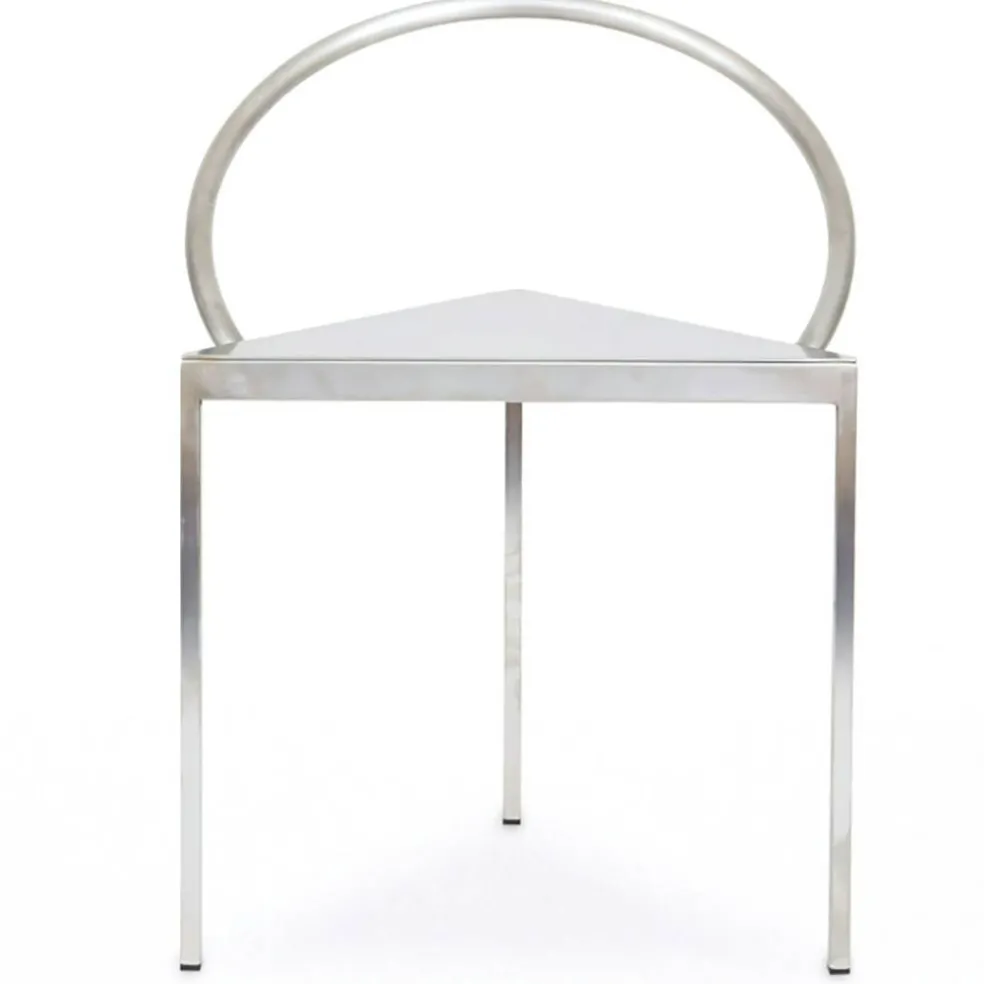 Triangolo Stol, Stål