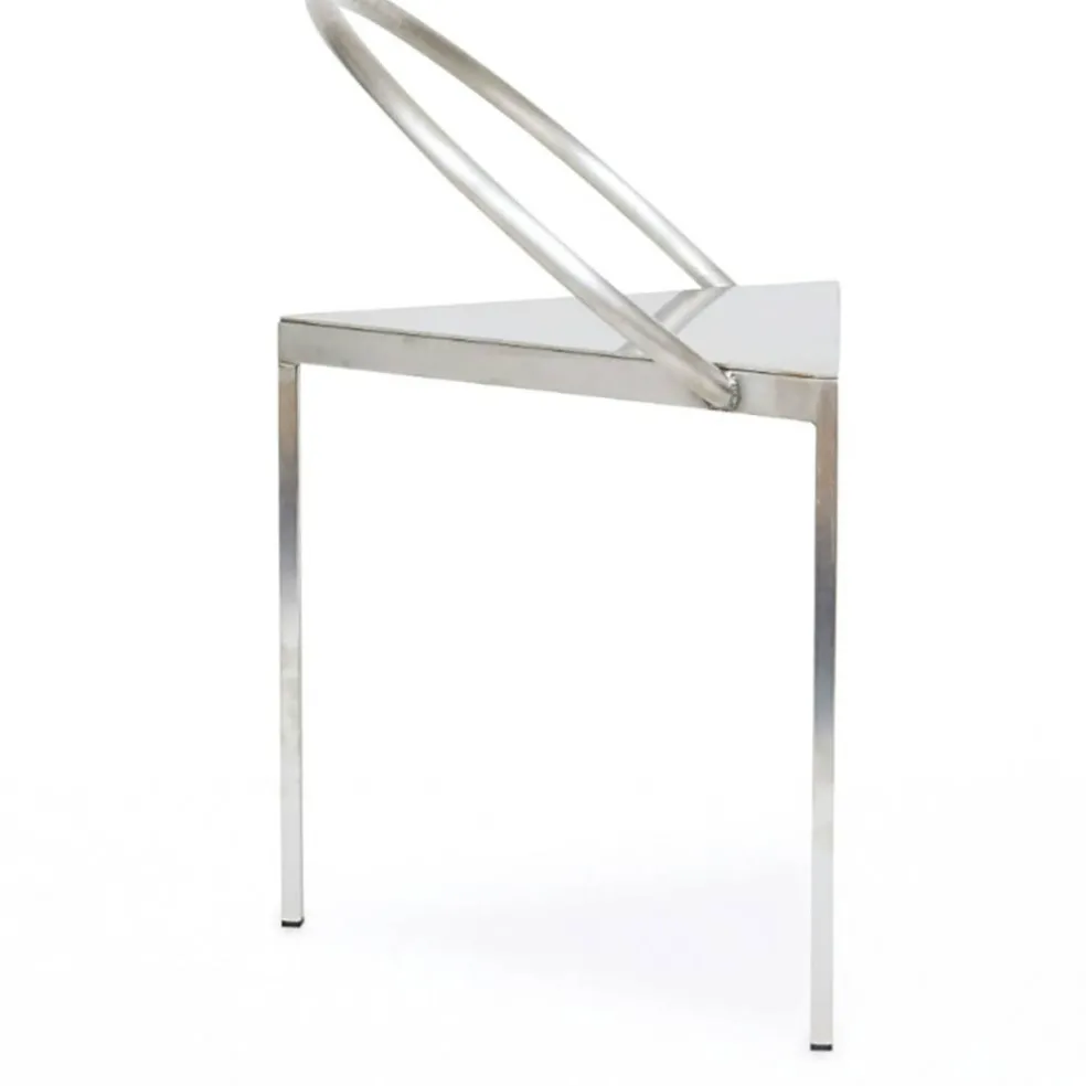 Triangolo Stol, Stål