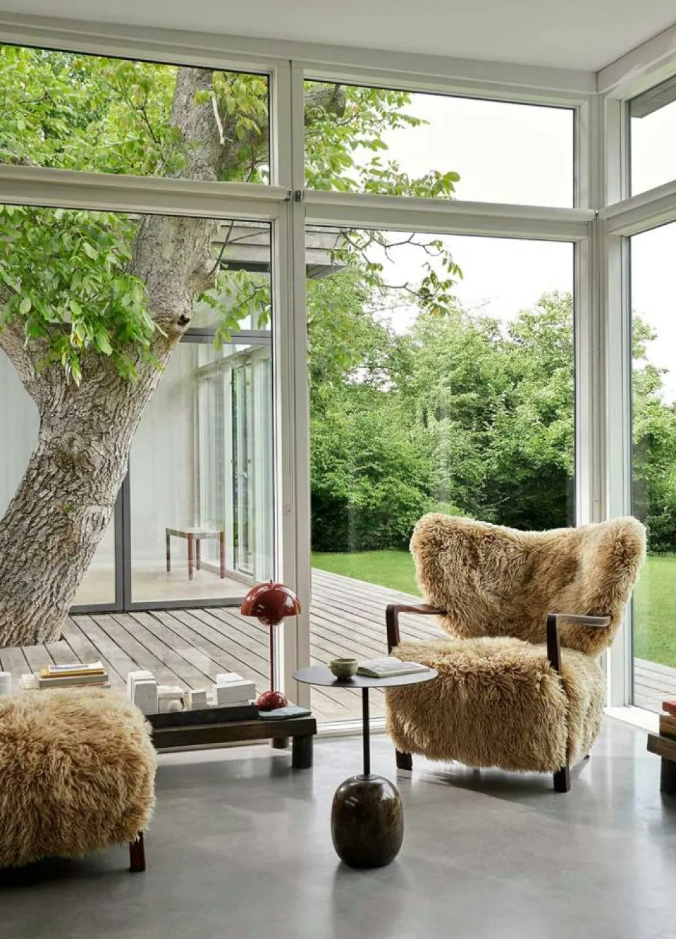 Wulff ATD2 Loungefåtölj + ATD3 Fotpall, Valnöt / Sheepskin Honey